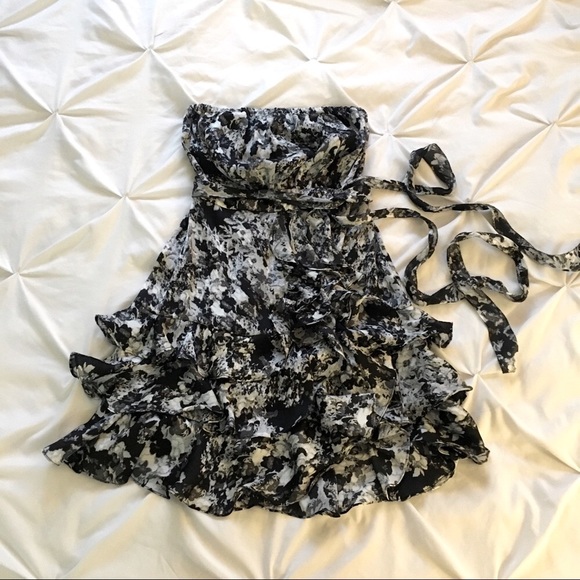 Jacob Ruffled Dress - Picture 7 of 7